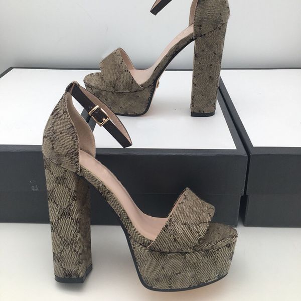 2021 designer slides shoe woman high heel fashion sandals summer women buckle strap heeled platform chunky rubber sole khaki genuine leather, Black
2021 designer slides shoe woman high heel fashion sandals summer women buckle strap heeled platform chunky rubber sole khaki genuine leather, Black