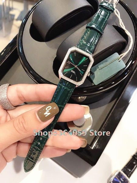wristwatches fashion lady square quartz watch green white red genuine leather gold dial wrist brand letter logo clock women, Slivery;brown
wristwatches fashion lady square quartz watch green white red genuine leather gold dial wrist brand letter logo clock women, Slivery;brown