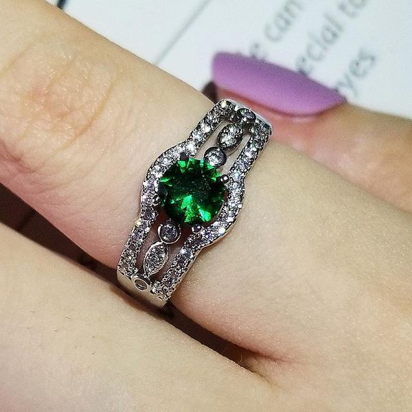 cluster rings 2021 retro green color round 925 sterling silver engagement ring for women lady anniversary gift jewelry bulk sell r5816, Golden;silver
cluster rings 2021 retro green color round 925 sterling silver engagement ring for women lady anniversary gift jewelry bulk sell r5816, Golden;silver