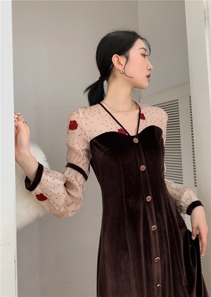 2021 new organza vintage veet rose embroidered long women v neck brown a line korean ladies midi clothing 4daf, Black;gray
2021 new organza vintage veet rose embroidered long women v neck brown a line korean ladies midi clothing 4daf, Black;gray