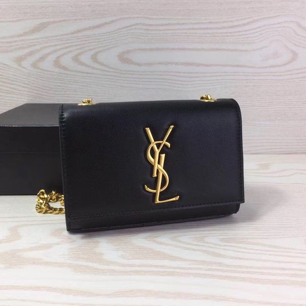 2021 luxury portable shoulder bags women's fashion brand designer's classic cross fabric underarm messenger crescent bag
2021 luxury portable shoulder bags women's fashion brand designer's classic cross fabric underarm messenger crescent bag