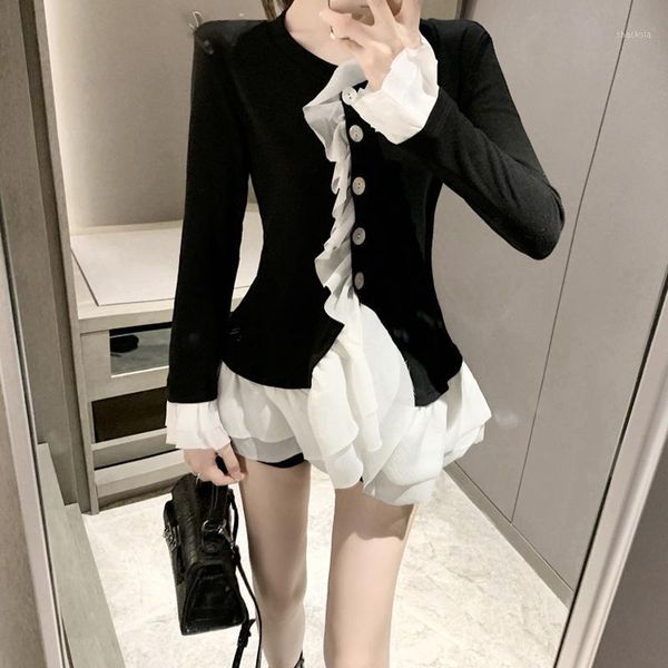 socialite long shirts in the spring of 2021 black and white color matching falbala western style jacket female
socialite long shirts in the spring of 2021 black and white color matching falbala western style jacket female