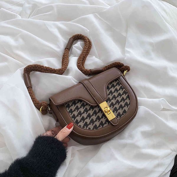 a.autumn and winter 2021 french foreign style women's bag saddle personality hemp rope leopard pattern single shoulder messenger popula
a.autumn and winter 2021 french foreign style women's bag saddle personality hemp rope leopard pattern single shoulder messenger popula