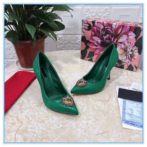 2021 fashion popular trend women sandals with original box dust bag shoes slippers genuine leather 6 colors slide leather sandals with high, Black
2021 fashion popular trend women sandals with original box dust bag shoes slippers genuine leather 6 colors slide leather sandals with high, Black