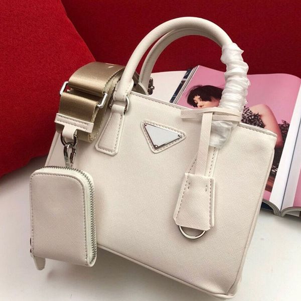 cross pattern handbags three-in-one women's fashion shoulder bag leather adjustable designer crossbody bags hardware decoration fast de
cross pattern handbags three-in-one women's fashion shoulder bag leather adjustable designer crossbody bags hardware decoration fast de