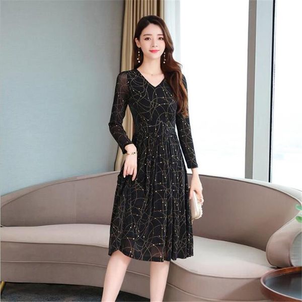 casual dresses autumn long sleeve v-neck slim dress women silver silk pattern big swing fashion temperament ol office lady, Black;gray
casual dresses autumn long sleeve v-neck slim dress women silver silk pattern big swing fashion temperament ol office lady, Black;gray