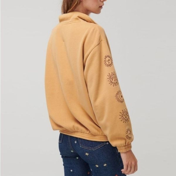 chic sun graphics vintage zip up polo collar sweatshirt women loose casual streetwear girls winter new brand designer 201203, Black
chic sun graphics vintage zip up polo collar sweatshirt women loose casual streetwear girls winter new brand designer 201203, Black