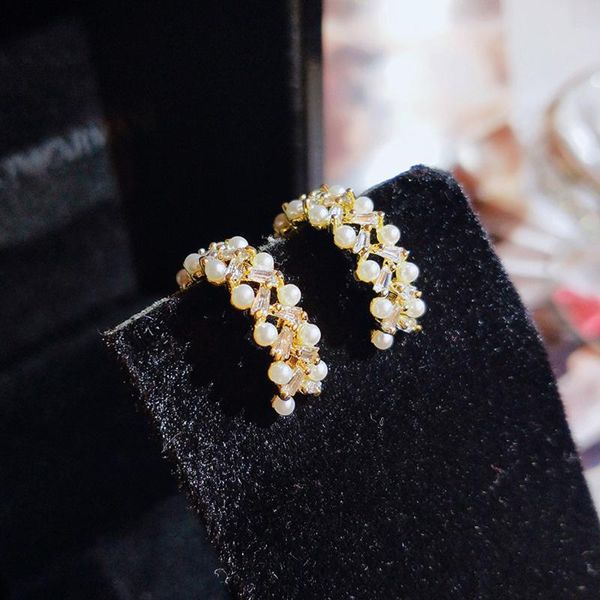 hoop & huggie style simple geometric earrings women fashion elegant temperament gift sell like cakes, Golden;silver
hoop & huggie style simple geometric earrings women fashion elegant temperament gift sell like cakes, Golden;silver