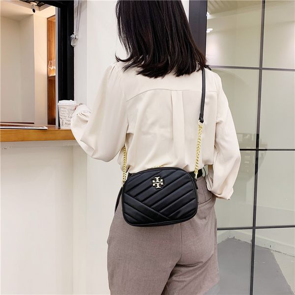 sole by designer bag women's new spring and summer fashion single shoulder bag lingge embroidered thread chain texture french messenger
sole by designer bag women's new spring and summer fashion single shoulder bag lingge embroidered thread chain texture french messenger