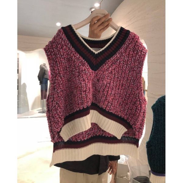 south korea 2021 autumn winter fashion dign sense v-neck contrast color women's short versatile sweater vt coat, Black;white
south korea 2021 autumn winter fashion dign sense v-neck contrast color women's short versatile sweater vt coat, Black;white