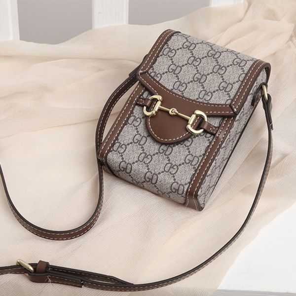 c g family bags p 2021 akend onthego saddle bag 1955 buckle gpvc printin tb telfar b zhouzhoubao123 f multi pochette marc snapshot, Black
c g family bags p 2021 akend onthego saddle bag 1955 buckle gpvc printin tb telfar b zhouzhoubao123 f multi pochette marc snapshot, Black