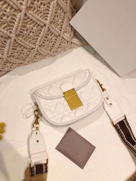 2021 shoulder bag luxury designer new handbag messenger women's wallet single shoulder bags 03
2021 shoulder bag luxury designer new handbag messenger women's wallet single shoulder bags 03