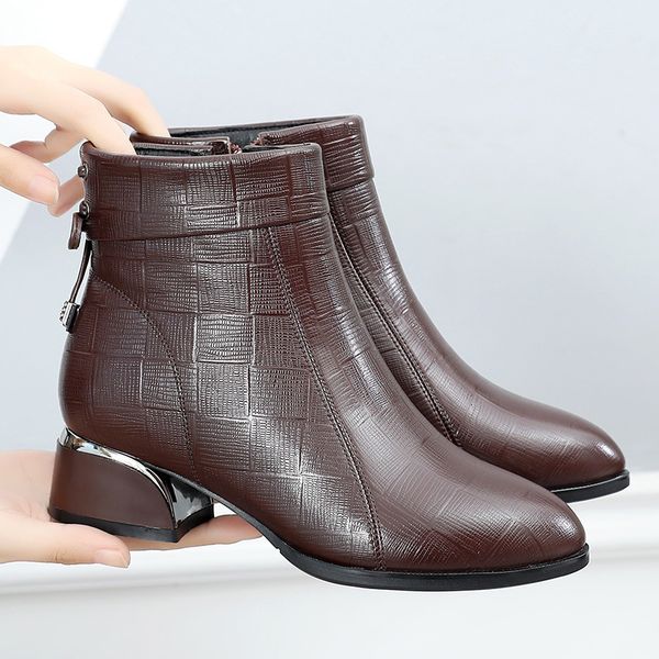 autumn and winter 2021 leather short plush thick cowhide women's single boots pointed embossed middle heel, Black
autumn and winter 2021 leather short plush thick cowhide women's single boots pointed embossed middle heel, Black