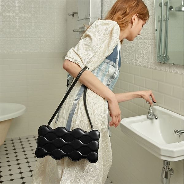 elegant lady casual flap square 2021 summer new quality leather female designer handbag chain shoulder messenger bag c0508
elegant lady casual flap square 2021 summer new quality leather female designer handbag chain shoulder messenger bag c0508