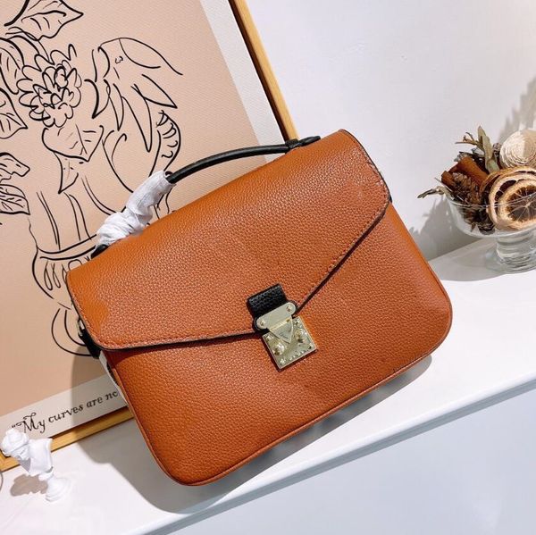brand designs luxury bag women handbag wholesale classic fashion messenger shoulder bags old flower tote genuine leathercrossbody purse come
brand designs luxury bag women handbag wholesale classic fashion messenger shoulder bags old flower tote genuine leathercrossbody purse come