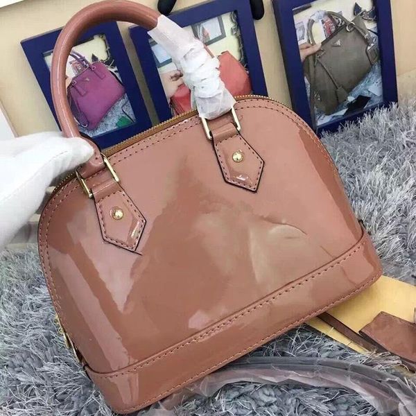 classic shell bag damier patent grid bags handbags shoulder bags women canvas crossbody purse shopping tote luxurys designers bags for women
classic shell bag damier patent grid bags handbags shoulder bags women canvas crossbody purse shopping tote luxurys designers bags for women