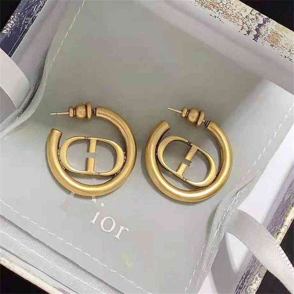 2021 luxury designer jewelry wind 2021 new earrings letter women's high version small fragrance circle temperament, Silver
2021 luxury designer jewelry wind 2021 new earrings letter women's high version small fragrance circle temperament, Silver