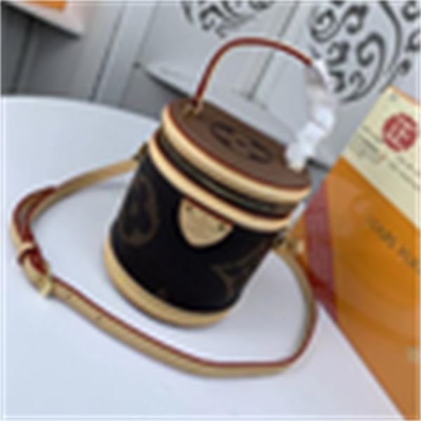 iconic brand shoulder designer luxury totes m43986 m62788 new cross bucket bag handles catwalk bags style handbag body handbags bag clut 3sk
iconic brand shoulder designer luxury totes m43986 m62788 new cross bucket bag handles catwalk bags style handbag body handbags bag clut 3sk
