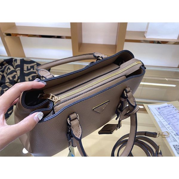 outlet de inverted triangle metal buckle business bag large melting practical shoulder high version tkca z8q4 2dad luxuryss designerss yw
outlet de inverted triangle metal buckle business bag large melting practical shoulder high version tkca z8q4 2dad luxuryss designerss yw