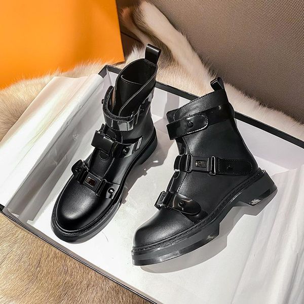 boots women winter buckle motorcycle shoes woman casual autumn soft leather botas mujer female ankle size 35-43, Black
boots women winter buckle motorcycle shoes woman casual autumn soft leather botas mujer female ankle size 35-43, Black