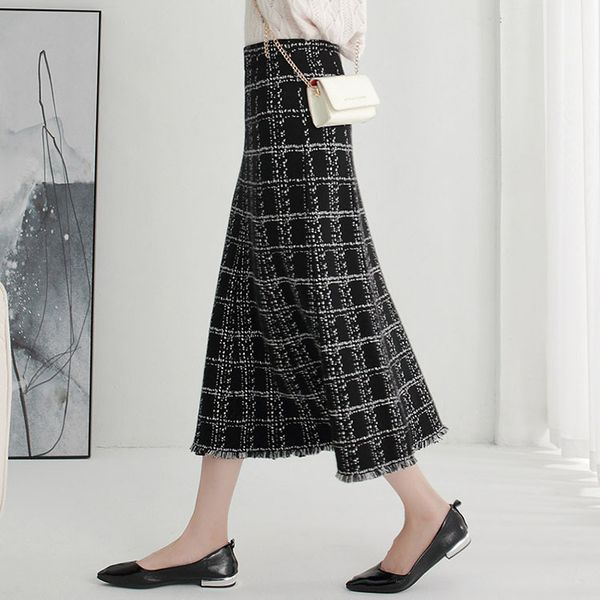 skirts 2021 knitted mid length high waist plaid a-line skirt in autumn and winter, Black
skirts 2021 knitted mid length high waist plaid a-line skirt in autumn and winter, Black