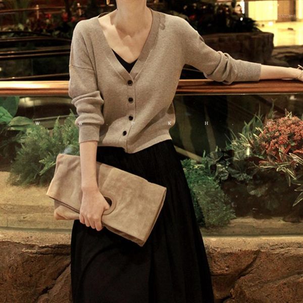 women's sweaters autumn and winter thick cashmere sweater cardigan jacket short section large size loose long sleeve was thin, White;black
women's sweaters autumn and winter thick cashmere sweater cardigan jacket short section large size loose long sleeve was thin, White;black