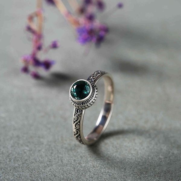 silverstone bay s925 silver couple ring inlaid with personalized fashion green crystal baroque style
silverstone bay s925 silver couple ring inlaid with personalized fashion green crystal baroque style