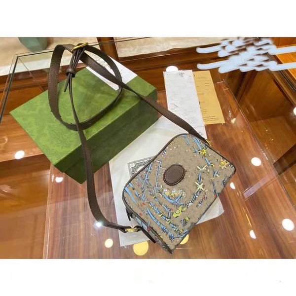 cartoon printing ribbons camera bag lady large capacity one men women genuine leather handbags handbag shoulder bags aslant package
cartoon printing ribbons camera bag lady large capacity one men women genuine leather handbags handbag shoulder bags aslant package
