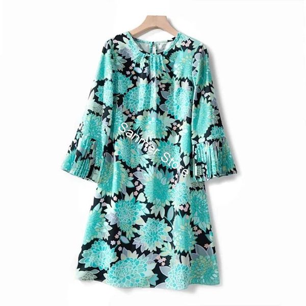 2021 new femininos manga alargamento plissado o-pescoo feminino roupas casuais floral impresso mini vestidos primavera vero z2lo, Black;gray
2021 new femininos manga alargamento plissado o-pescoo feminino roupas casuais floral impresso mini vestidos primavera vero z2lo, Black;gray