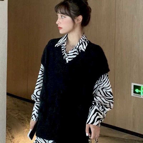 new autumn with v cleavage 2021 korean version mid-length woman's sweater vest outer wear retro torsion loose all-mat 8h8u, White;black
new autumn with v cleavage 2021 korean version mid-length woman's sweater vest outer wear retro torsion loose all-mat 8h8u, White;black