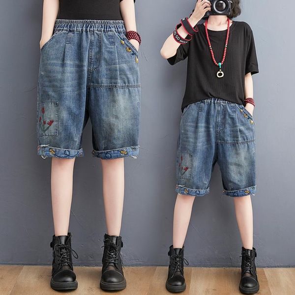women's shorts 6533 women denim cotton office ladies flower embroidery hole scratch bleached elastic waist cuffed half length trousers, White;black
women's shorts 6533 women denim cotton office ladies flower embroidery hole scratch bleached elastic waist cuffed half length trousers, White;black