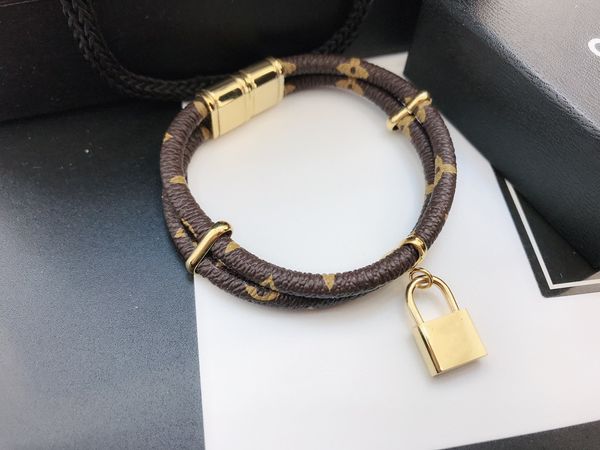 charm bracelet designer bracelet for women jewellery full diamond buckle heart butterfly gold texture, Black
charm bracelet designer bracelet for women jewellery full diamond buckle heart butterfly gold texture, Black