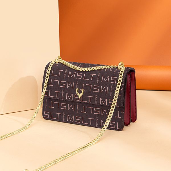 2021 new fashion high sense chain one shoulder messenger bag versatile small square women's bag
2021 new fashion high sense chain one shoulder messenger bag versatile small square women's bag