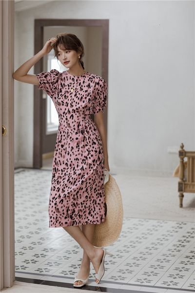2021 new pink sleeve leopard print summer long tunic midi fitted korean ladies with slit fashion ydtj, Black;gray
2021 new pink sleeve leopard print summer long tunic midi fitted korean ladies with slit fashion ydtj, Black;gray