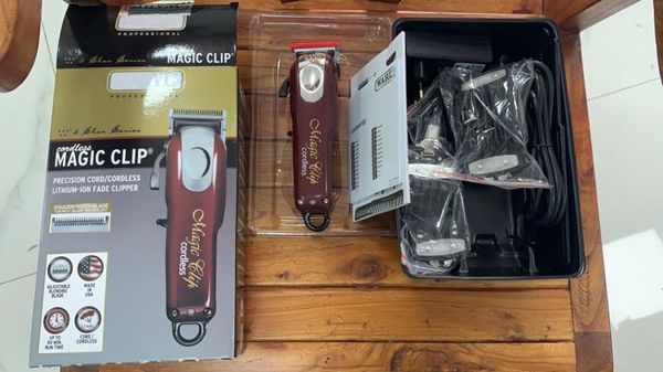 selling 8148 magic metal hair clipper electric razor men steel head shaver hair trimmer black red eu uk us plug
selling 8148 magic metal hair clipper electric razor men steel head shaver hair trimmer black red eu uk us plug
