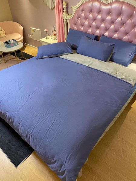bedding sets luxury letter brand solid color comfortable fashion soft printing four piece
bedding sets luxury letter brand solid color comfortable fashion soft printing four piece