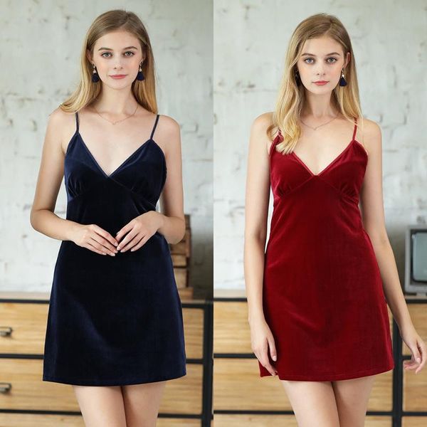 women's sleepwear elegant warm nightdress gold velvet nightgown 2021 backless split fork midi sleepdress lace purfle tassel red gown, Black;red
women's sleepwear elegant warm nightdress gold velvet nightgown 2021 backless split fork midi sleepdress lace purfle tassel red gown, Black;red