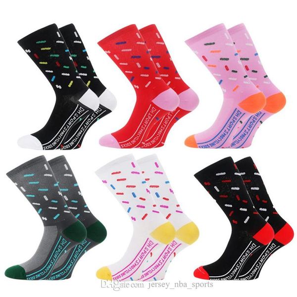 21 2018 new sport cycling socks comfortable breathable men sports bikes compression running socks bicycle accessories, Black
21 2018 new sport cycling socks comfortable breathable men sports bikes compression running socks bicycle accessories, Black