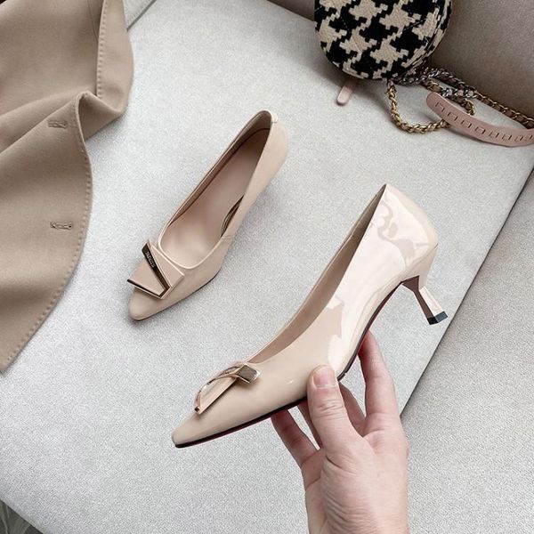 dress shoes mljuese 2021 women pumps cow leather autumn spring black color metal decoration square toe heel high heels party
dress shoes mljuese 2021 women pumps cow leather autumn spring black color metal decoration square toe heel high heels party