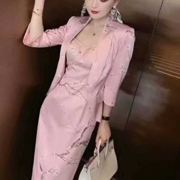 style fashion godds fan mingyuan temperament suspender drs suit coat 2021 summer, Black;gray
style fashion godds fan mingyuan temperament suspender drs suit coat 2021 summer, Black;gray