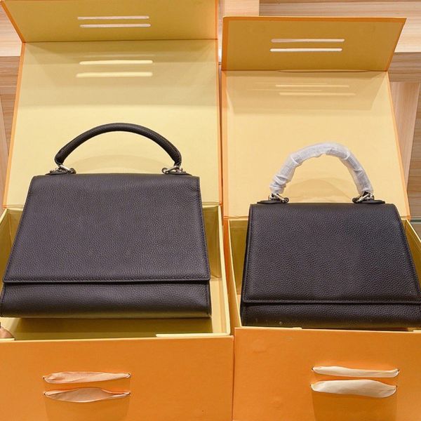 handbags postman's bag shoulder bag fashion gold hardware genuine leather black white stripe adjustable chain plain hasp ing
handbags postman's bag shoulder bag fashion gold hardware genuine leather black white stripe adjustable chain plain hasp ing