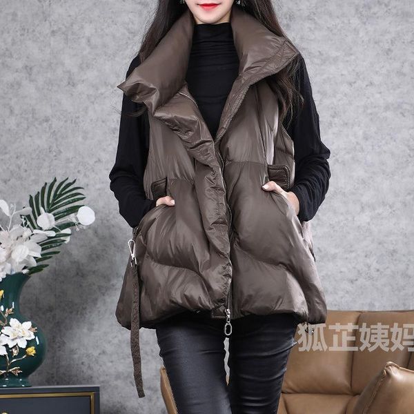 women's vests 2021 autumn winter women fashion sleeveless vest warm cotton padded jacket female causal mandarin collar waistcoat z944, Black;white
women's vests 2021 autumn winter women fashion sleeveless vest warm cotton padded jacket female causal mandarin collar waistcoat z944, Black;white