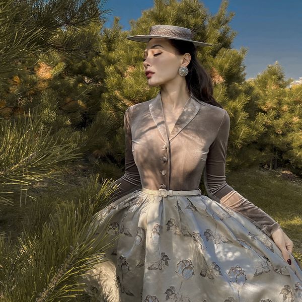 le palais 2021 new original winter autumn vintage elegant tulip jacquard fashion women's ball bown dresses e07s, Black;gray
le palais 2021 new original winter autumn vintage elegant tulip jacquard fashion women's ball bown dresses e07s, Black;gray