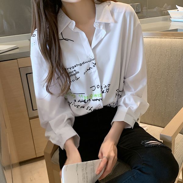 2021 graffiti letter print white women shirts autumn new long sleeve buttons elegant fashion office lady plus size blouse bant
2021 graffiti letter print white women shirts autumn new long sleeve buttons elegant fashion office lady plus size blouse bant