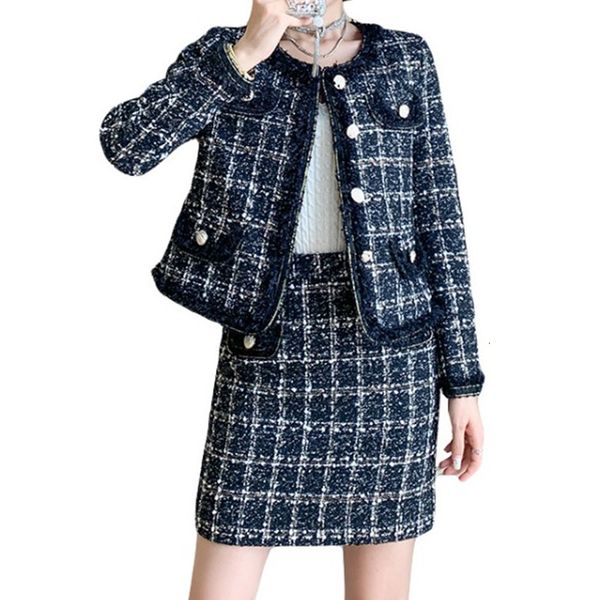 2021 new autumn winter runway suit women's elegant long sleeve tweed woolen jacket coat + mini bodycon skirt 2pcs set qkx8, White
2021 new autumn winter runway suit women's elegant long sleeve tweed woolen jacket coat + mini bodycon skirt 2pcs set qkx8, White
