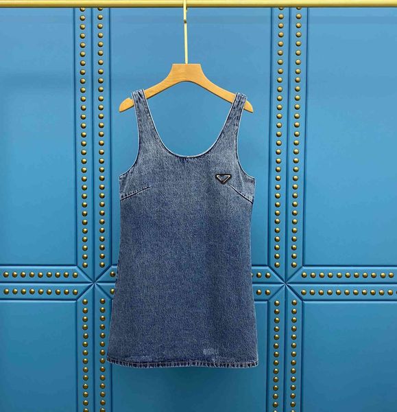21 summer fashion pujia denim suspender skirt shows thin and long legs, sweet or salty, Black;gray
21 summer fashion pujia denim suspender skirt shows thin and long legs, sweet or salty, Black;gray