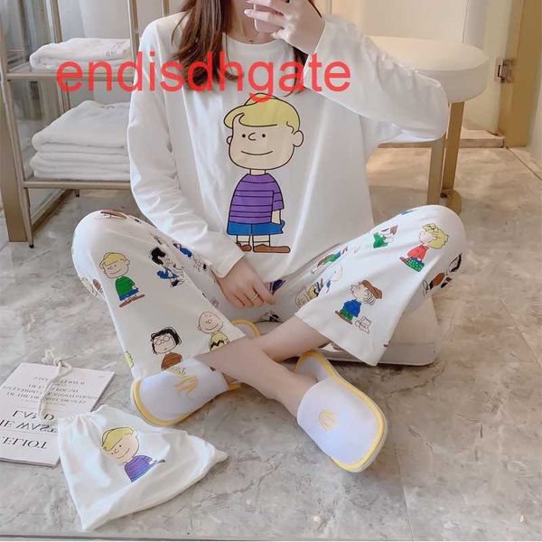 nubi autumn new cartoon america makes women xiaofei look like cotton long sleeve trousers cloth bag three piec, Black;white
nubi autumn new cartoon america makes women xiaofei look like cotton long sleeve trousers cloth bag three piec, Black;white