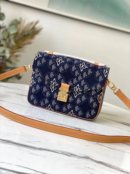 2021 news luxury designer bag purse pochette metis totes genuine denim handbags shoulder bags handbag clutch tote messenger purses with box, Black;red
2021 news luxury designer bag purse pochette metis totes genuine denim handbags shoulder bags handbag clutch tote messenger purses with box, Black;red
