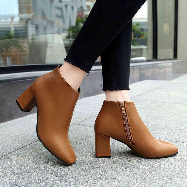 fashion women boots square high heels ankle boots female leather plus size winter boots ladies shoes woman botines mujer y1105, Black
fashion women boots square high heels ankle boots female leather plus size winter boots ladies shoes woman botines mujer y1105, Black