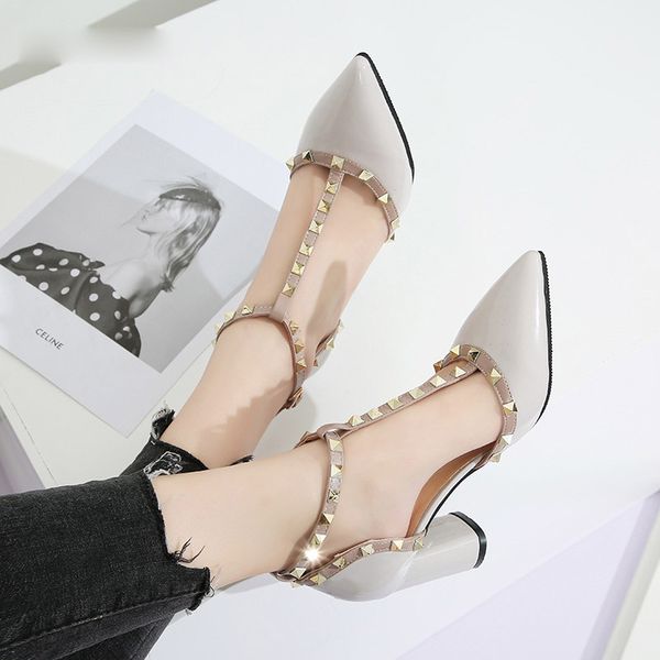 2020 summer shoes high heels t strap rivet pumps chunky heels sandal patent leather dress shoes white wedding shoes ladies 7579, Black
2020 summer shoes high heels t strap rivet pumps chunky heels sandal patent leather dress shoes white wedding shoes ladies 7579, Black